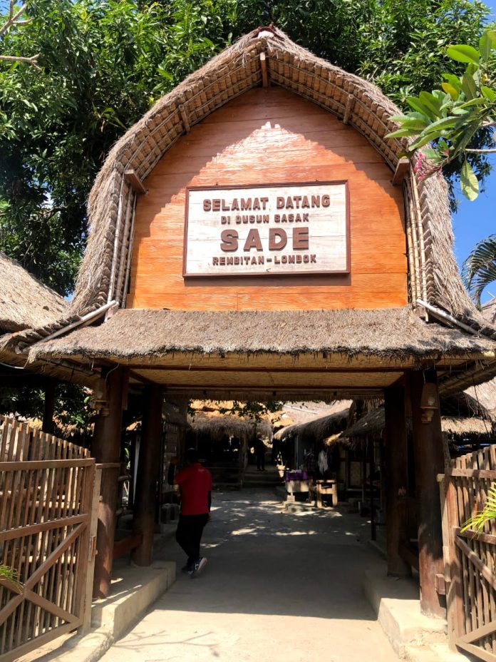 desa-adat-sade-kebakaran